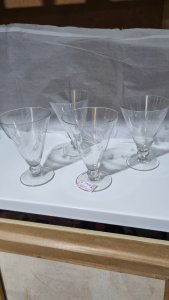 Jogo com 4 taças decoradas para coquetel